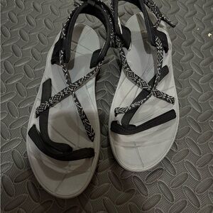 Northside Black and Gray Women's Sandals size 8